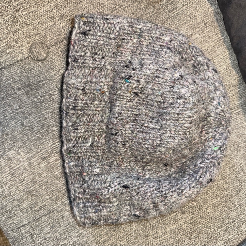 Grey beanie - Picture 2 of 2